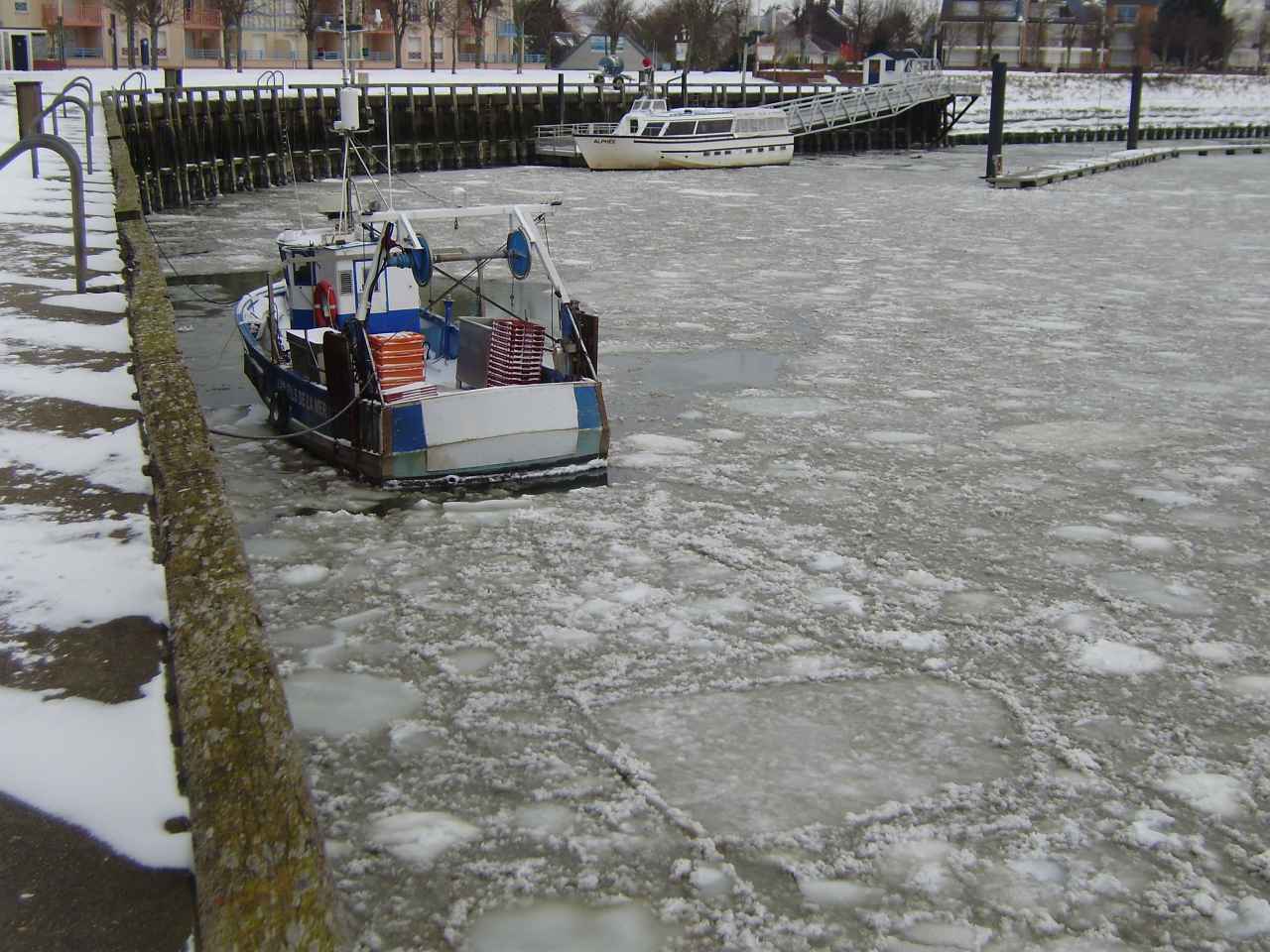 Le port pris par la glace février 2012  